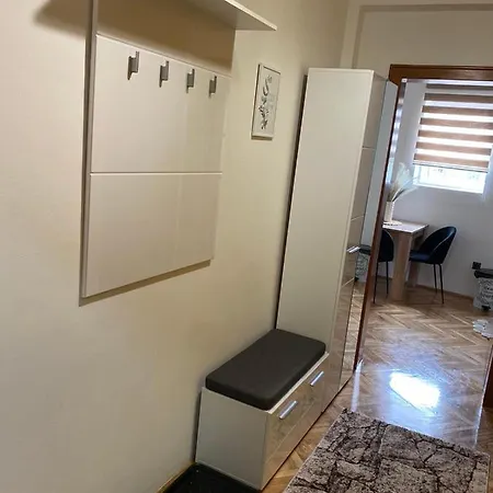 Apartman Una アパート *