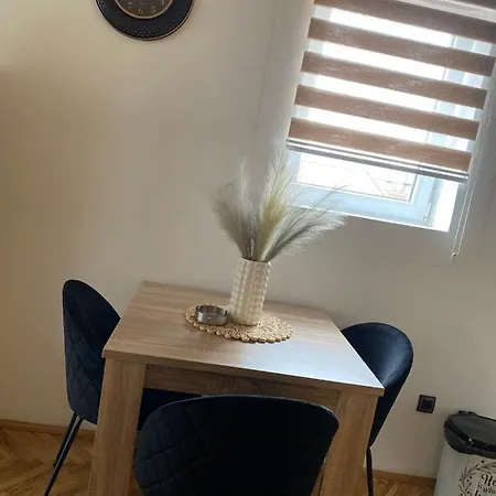 アパート Apartman Una クラリエボ