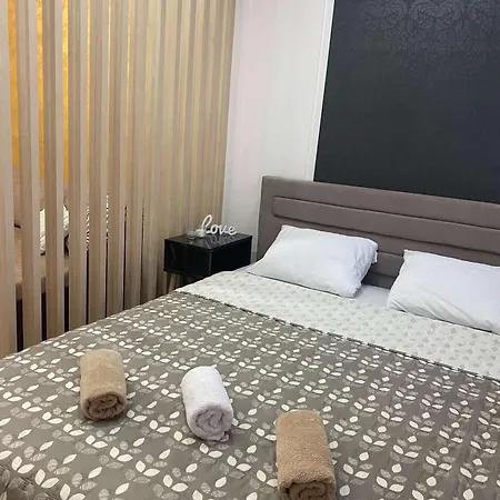 アパート Apartman Una *