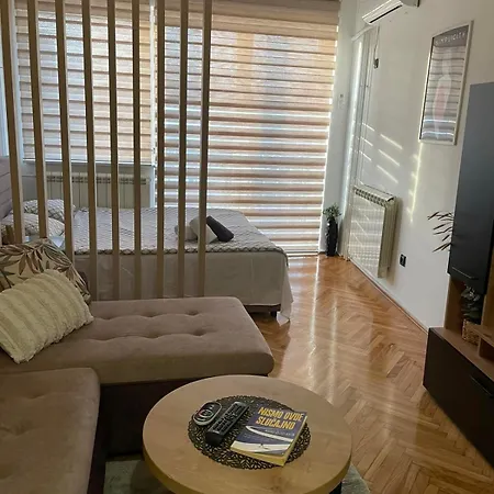 アパート Apartman Una クラリエボ